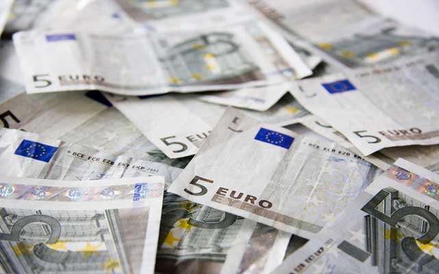 British Pound to Euro Forecast: GBP Slips as UK Jobs Data Fuels BoE Doubts