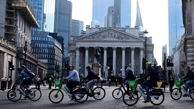 UK jobs data keeps questioning the need for rate hikes | snaps