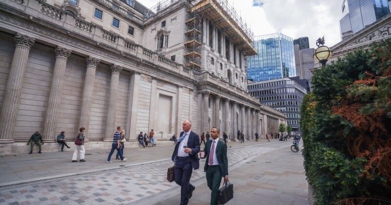 Benign UK jobs market weakens the case for rate hikes | snaps