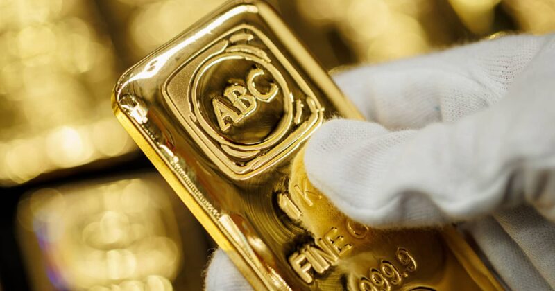 Gold heads for small weekly gain with U.S. jobs data on tap
