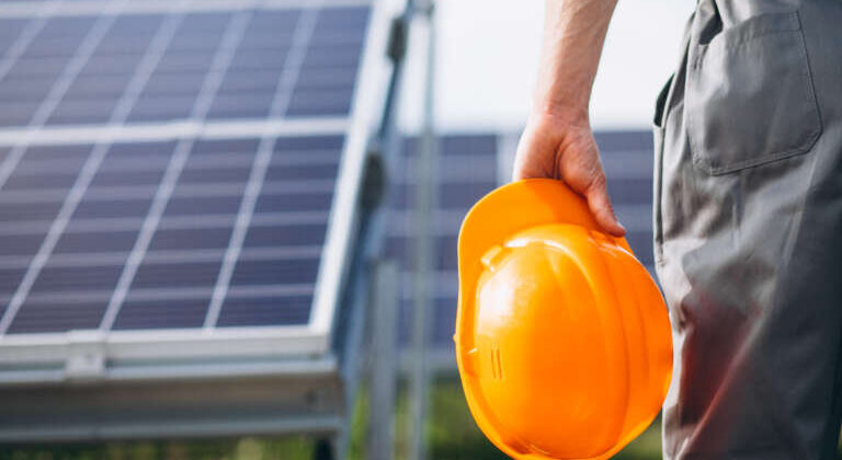 Nearly 37,000 clean energy jobs lost in 2025, E2 reports
