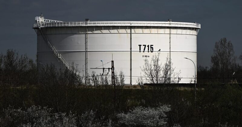 US jobs data boosts stocks as oil prices dip